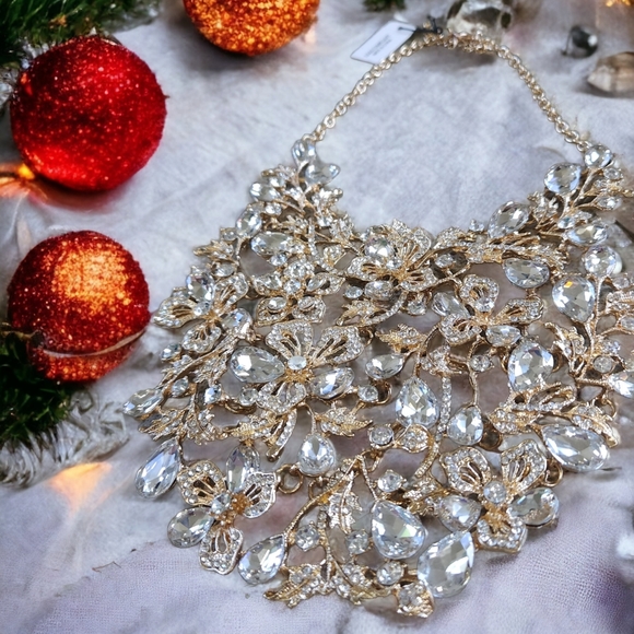 NWT RHINESTONE FLORAL BIB NECKLACE - Picture 17 of 17